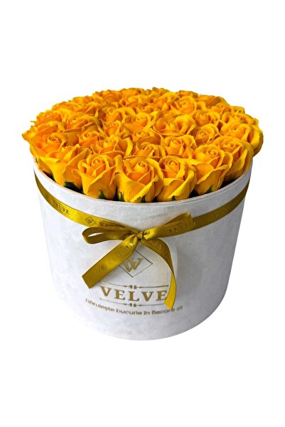 velve Aranjament Floral Majestic Yellow, cu trandafiri din sapun, in cutie al...