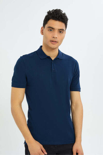 REDTAG قميص بولو رجالي عادي باللون الأزرق الداكن