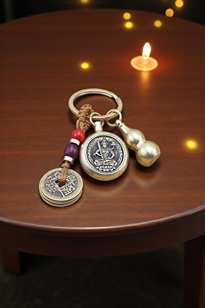 HEDİYE FİKRİ ميدالية مفاتيح معدنية فنغ شوي للحظ والبركة - تميمة لتخفيف التوتر مع شكل دوار 8 سم