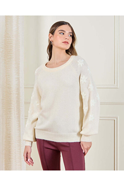 REDTAG بلوفر نسائي مطرز باللون الكريمي