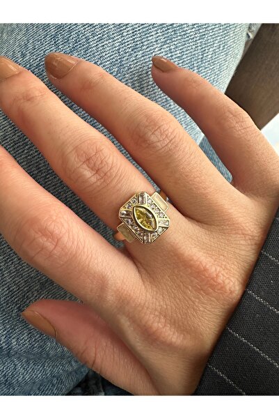 ringbox Marka Quadrangle Gold Ring