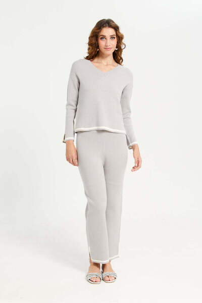 REDTAG Women Grey Knitted V- Neck Sweater