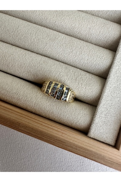 ringbox Blue Stone Gold Little Finger Ring