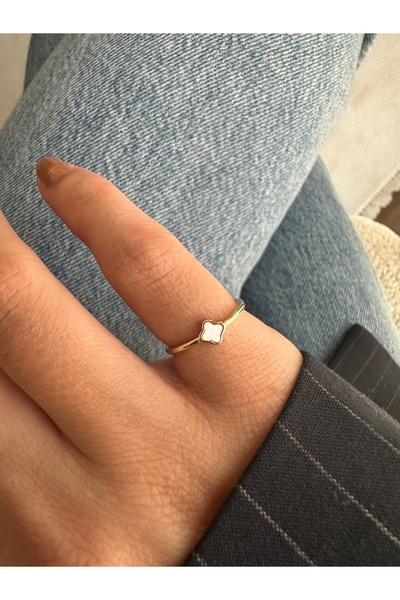 ringbox Gold Pearlescent Tiny Clover Pinky Ring