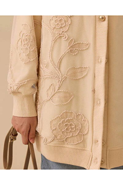 SEÇİLSTORE 10002421111014 ÖNDEN DÜĞMELİ DESENİ TÜL DETAYLI TRİKO HIRKA