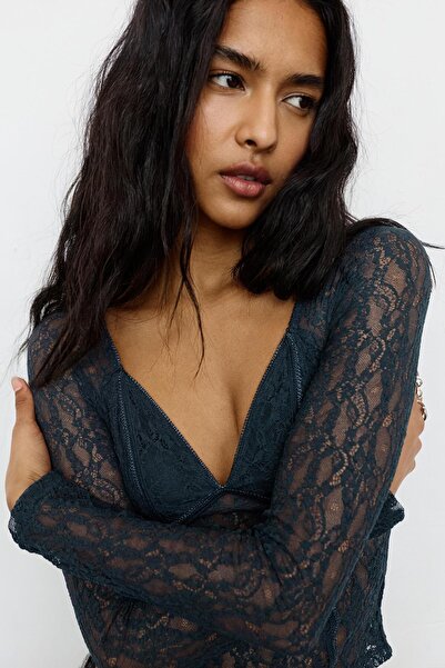 Pull & Bear Dantel korse tarzı top