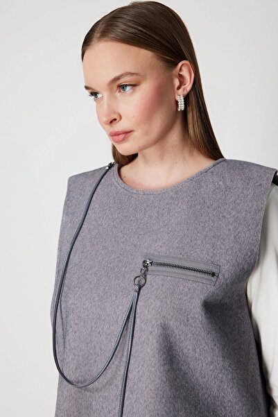 ON Zipper Detailed Sweater with Accessories 66937