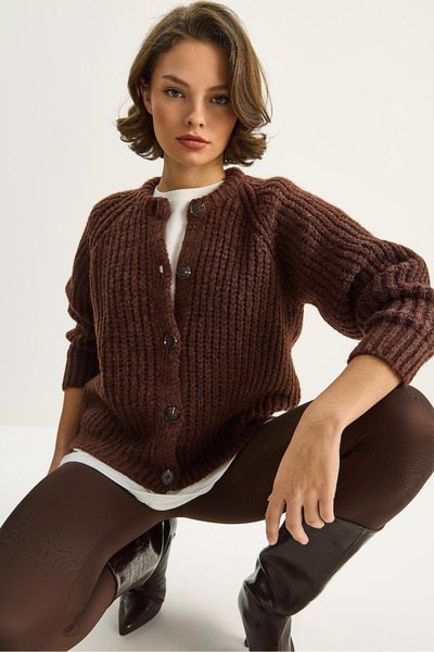 Bianco Lucci Γυναικεία πλεκτή ζακέτα με χοντρό πλέγμα με λαιμόκοψη TH251061 60283743