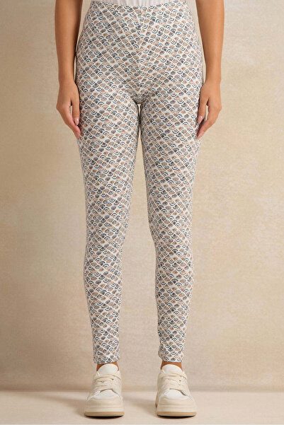 REDTAG بنطال ضيق مطبوع باللون العاجي للنساء