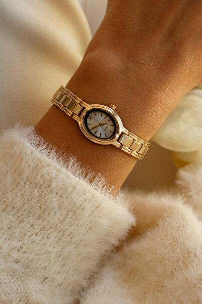 KOMBİNOLOJİ Cevrin Vintage Oval Gold Metal Kadın Kol Saati