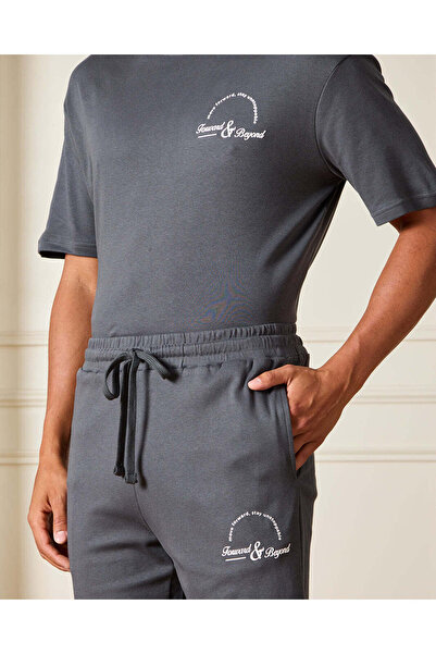 REDTAG Men Plain Grey Pyjama Ser (2 Piece)