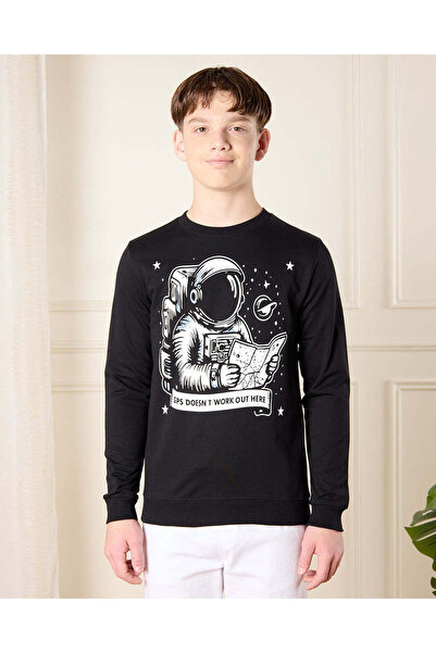 REDTAG سويت شيرت أسود بطبعة رائد فضاء للأولاد الكبار