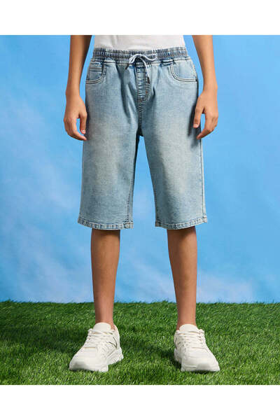 REDTAG شورت جينز أزرق فاتح سهل الارتداء للأولاد الكبار