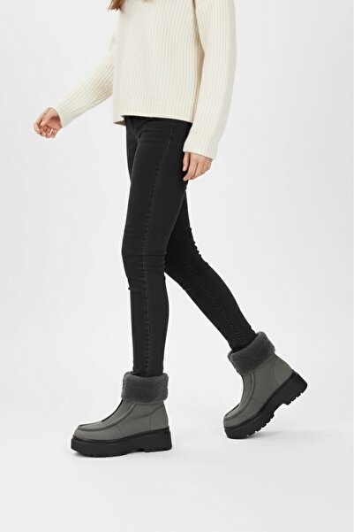 LETAO Women's Smoked Suede Thick Soled Fur Detailed Zippered Boots