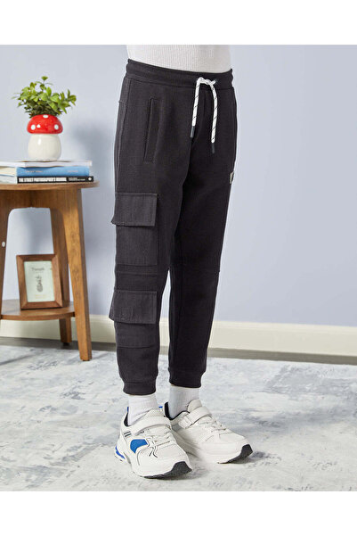 REDTAG بنطال رياضي بيكيه أسود للأولاد