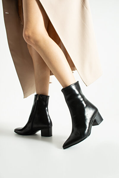 Gökçe Shoes Farve Siyah Desenli Rugan Günlük Kullanım Kadın Topuklu Bot