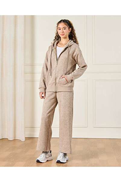 REDTAG بدلة جري نشطة باللون البيج للفتيات الكبيرات (قطعتان)