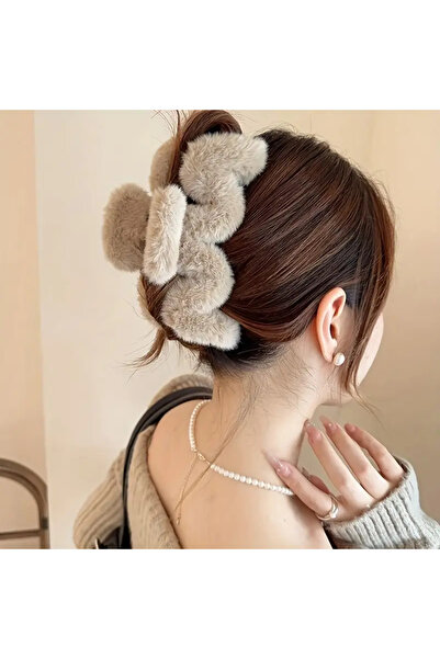 Silay mağaza Large Plush Claw Clip – Soft Velvet Texture – Winter Hair Accessory”