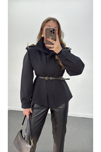 Narferita سترة مينجو ذات الأزرار الكاملة مكونة من حشوة كتف قطع