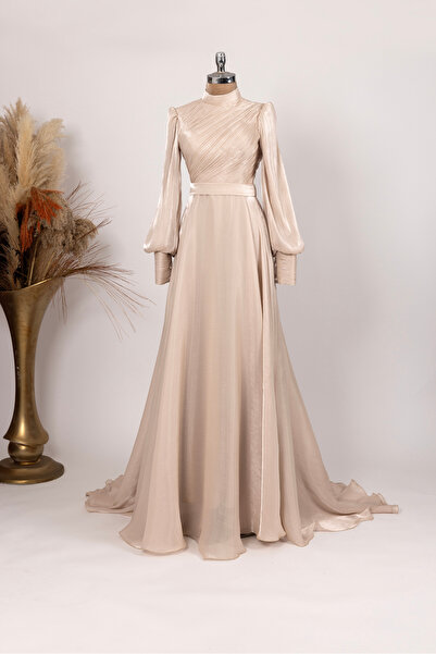 Esma Karadağ Destina Pilise Detaylı Kuyruklu Tesettür Abiye