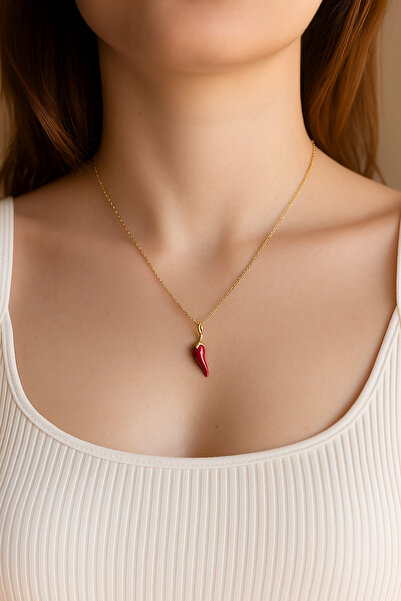 eternatakı 🔥 Kırmızının enerjisini, altının zarafetiyle buluşturduk!