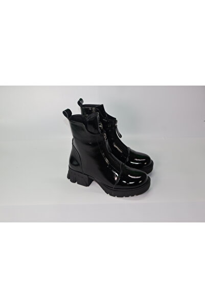 Moli Siyah Rugan Görünümlü Ön Fermuarlı Bot | Metal Tokalı Parlak Postal | Bağcıksız Kalın Taban