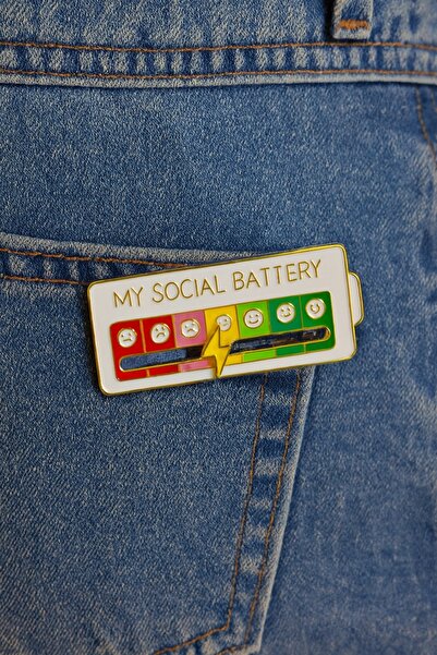 Pinkar Studio Beyaz Social Battery Mod Ayarlanabilir Rozet Broş