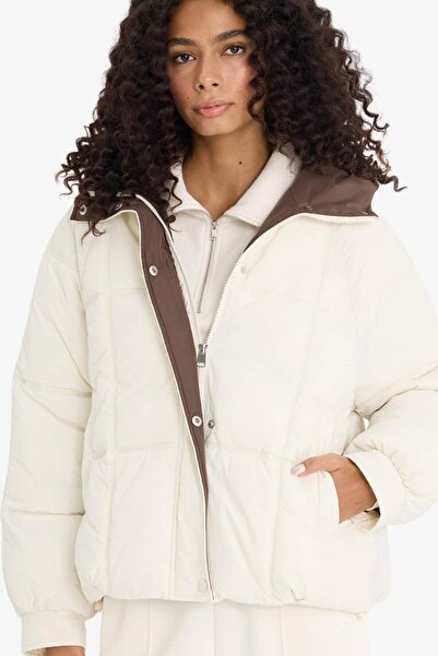 DeFacto Regular Fit Hooded Zippered Puffer Jacket (25 Wn)