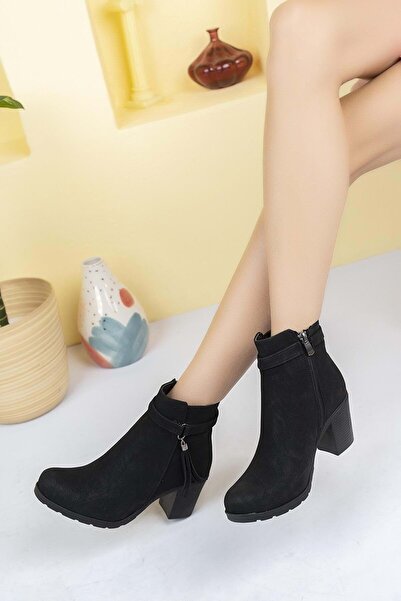 KOCAMANLAR Ayakdaş Yandan Püsküllü Topuklu Kadın Bot SİYAH