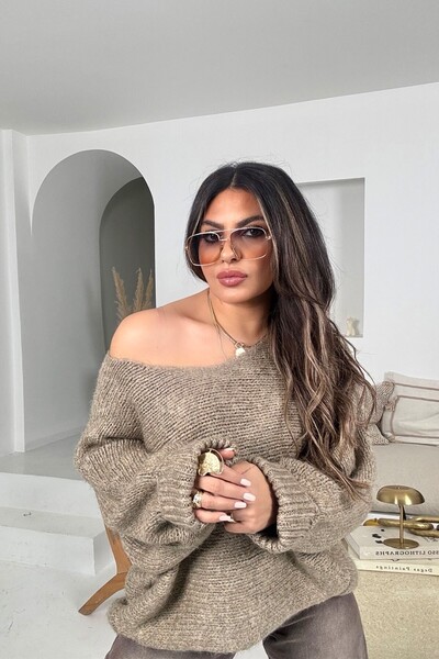 Sohotique By P Pulover cu gât în formă de barcă din nurcă