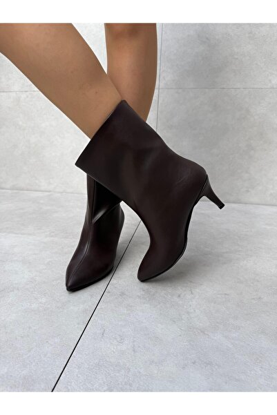 Elvinin Tarzı Cara Acı Brown Leather Thin Heeled Short Boots