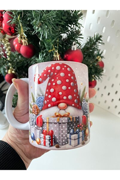 By Selen Suyolcu كأس القدح تحت عنوان السنة الجديدة