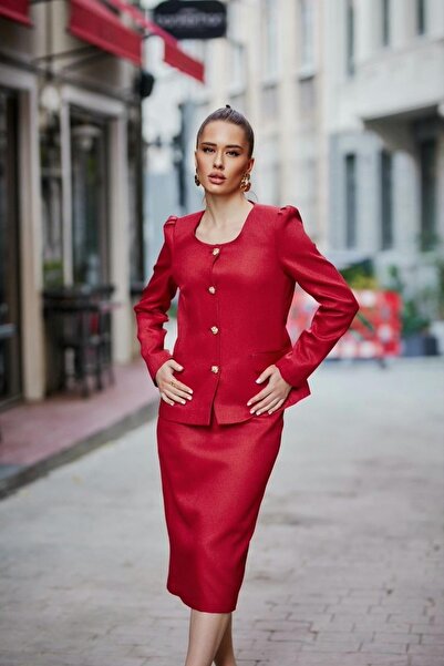 LOVELF Omuz Kırmalı Gold Düğmeli Yünefekt Etekli Takım Kırmızı