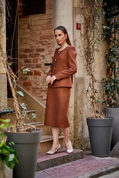 LOVELF Omuz Kırmalı Gold Düğmeli Yünefekt Etekli Takım Kahve