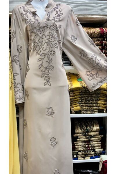 FAKHM AL SAWAR Jalabiya with luxurious embroidery