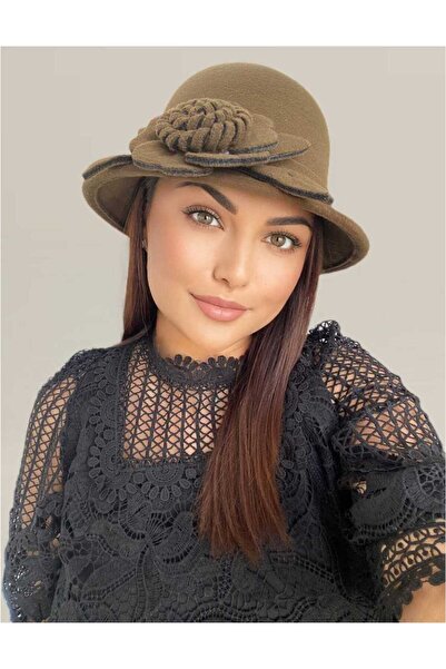 Confortino Elegant women's felt hats with small brims and floral decoration Rose - ONE SIZE, ADJUSTABLE