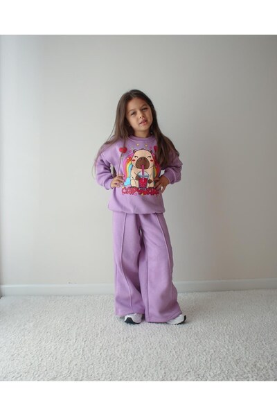 ALYA BUTİK طقم رياضي من أليا بوتيكس مطبوع بنقشة الكابيبارا بلون أرجواني مصنوع...