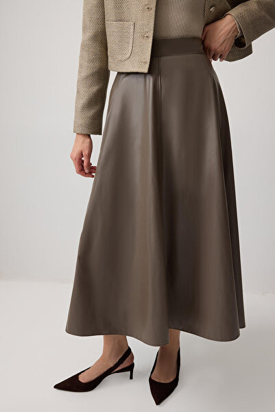 Touché Privé Fluffy Leather Skirt