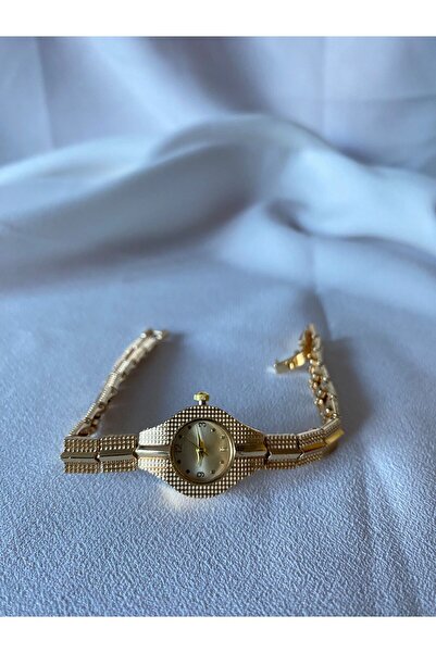 uyguntakıaksesuar Gold Vintage Textured Women's Wristwatch – Retro Band Styli...
