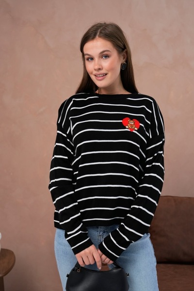 Noi Belis Oversized Striped Teddy Bear Detailed Crew Neck Sweater Aw25Kz0070