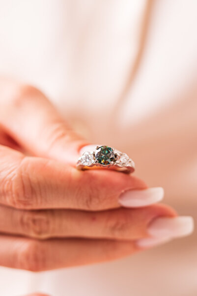 Luamor Jewelry Mozanit Yüzük 925 Ayar Gümüş Üzerine 18 Ayar Beyaz Altın Kapla...