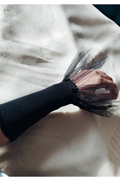 PL أكمام سوداء من التول الخيالي