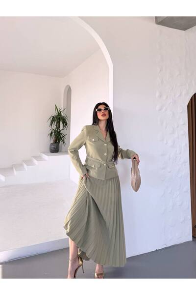 SUXİRCNHTMTS Kadın Pliseli Mini Etek & Kemerli Blazer Ceket Takım - Trend Kombin