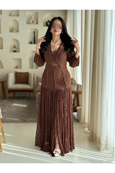 Opera Fashion A luxurious, feminine brown lace dress