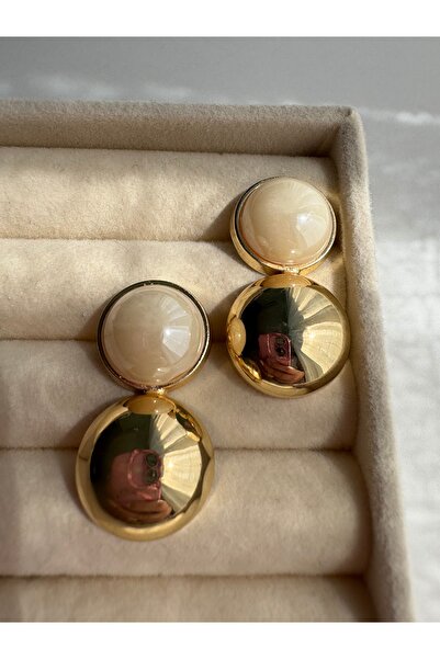 BERFACCESSORIES Pearl and Gold Earrings
