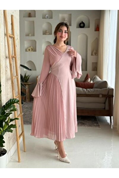 Aljouri Midi dress with soft pleats on one side, long wide sleeves and a wrap cut