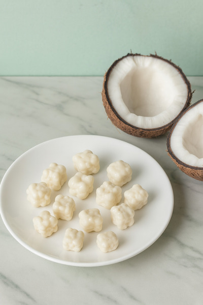 belchocolate Fildişi Beyaz Çikolatalı Hindistan Cevizi Küp Draje - 150 Gr.