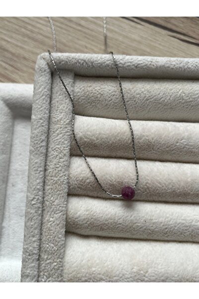 Pel Design قلادة ياكوت ستون مصنوعة يدويًا من الفولاذ بتصميم أنيق ورقيق