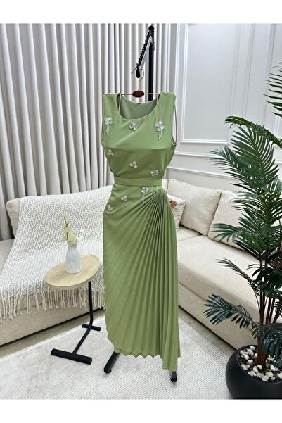 NARCISSUS FASHION Crepe evening dress embellished with crystals