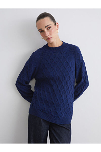 LC Waikiki طاقم الرقبة سترة تريكو المرأة منقوشة الذاتي